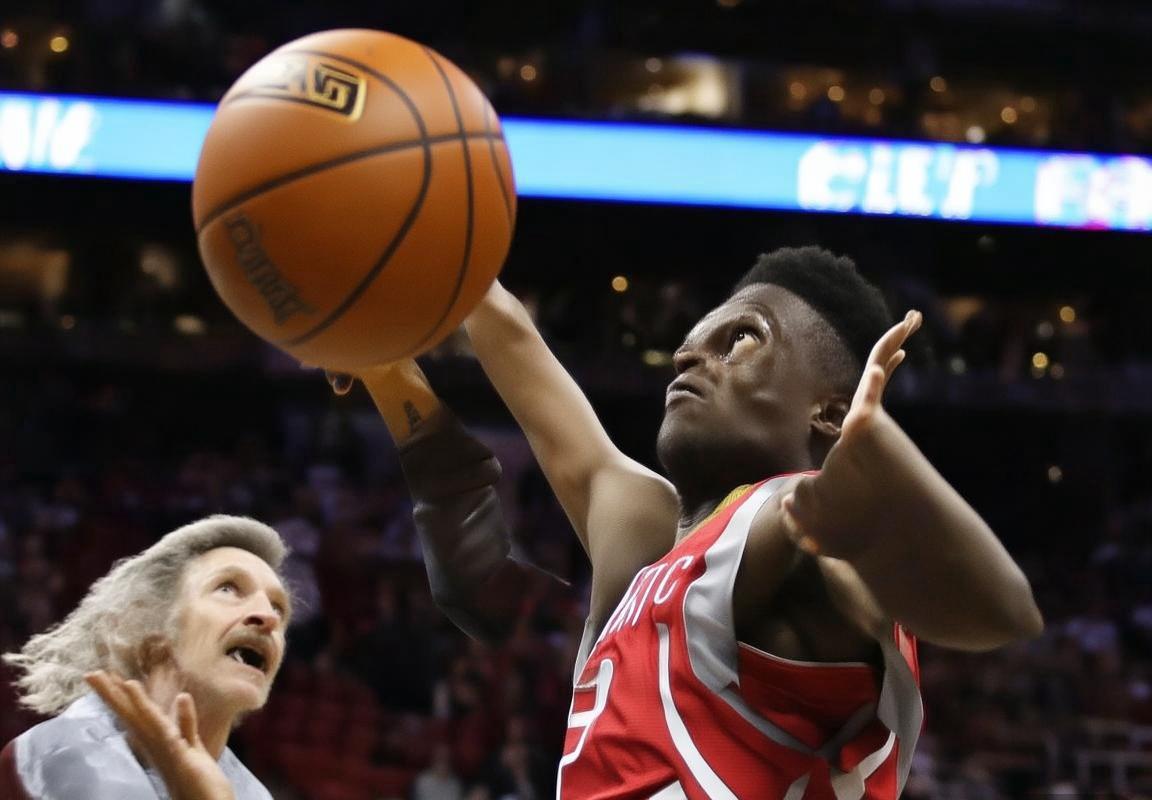 火箭对马刺：NBA激情对决精彩瞬间回顾(图3)